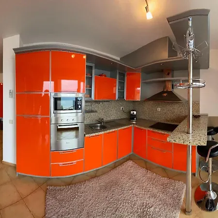 Bellevue Beachfront Paradise Apartment Rawda