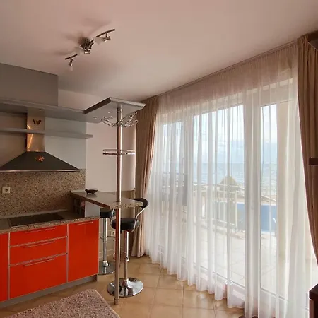 Apartment Bellevue Beachfront Paradise Rawda