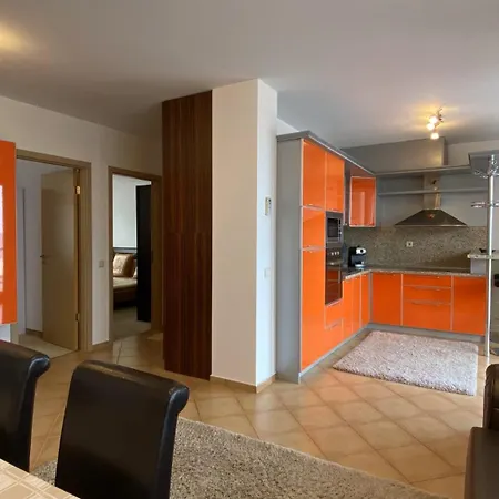 Bellevue Beachfront Paradise Apartment