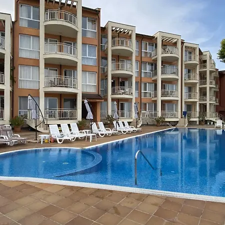 Bellevue Beachfront Paradise * Rawda