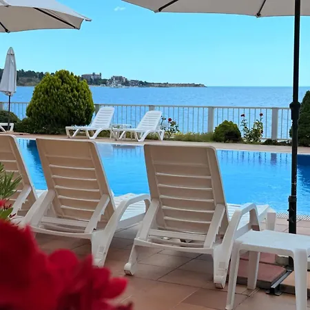 Apartment Bellevue Beachfront Paradise Rawda