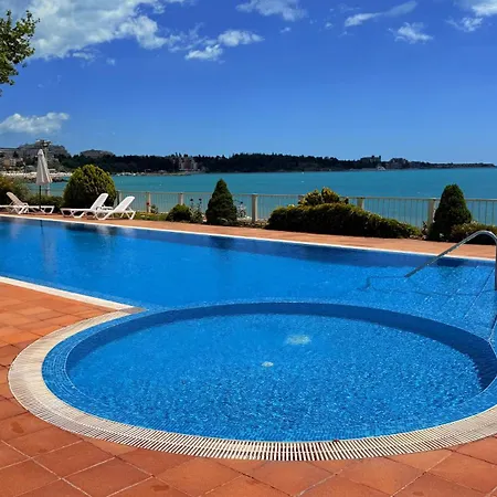 Bellevue Beachfront Paradise Rawda