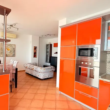 Bellevue Beachfront Paradise Apartment