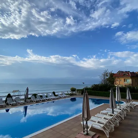 Apartment Bellevue Beachfront Paradise Rawda