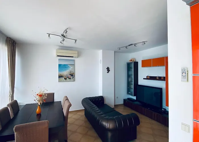 Bellevue Beachfront Paradise Daire *