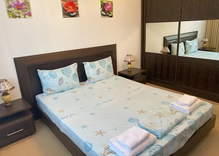 Daire Bellevue Beachfront Paradise *