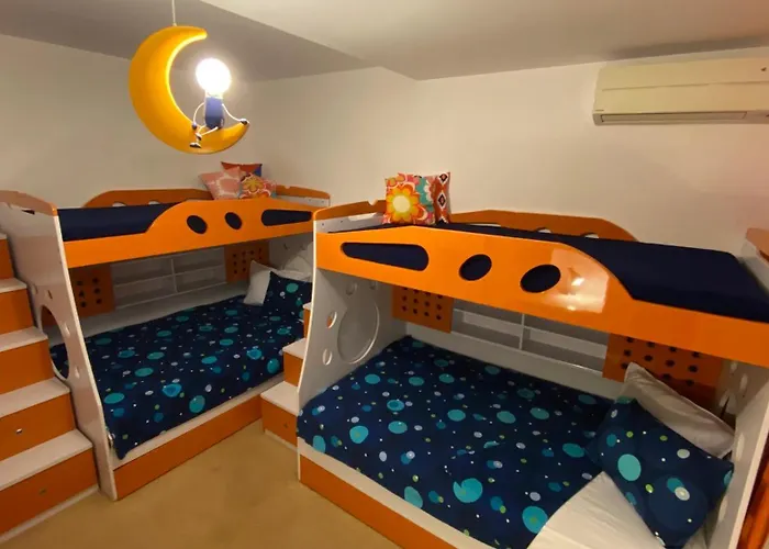 Daire Bellevue Beachfront Paradise *