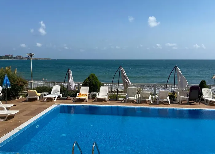 Bellevue Beachfront Paradise